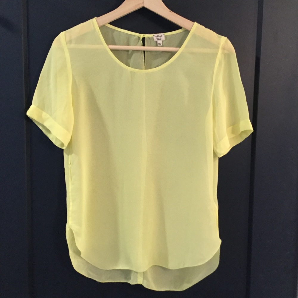 Aritzia Wilfred 100% silk Tshirt xs